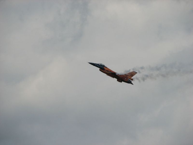 37_F-16 solo display hollandais .JPG